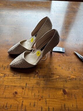 French Connection new Studded Pointed-Toe D'Orsay Heels in Taupe 9